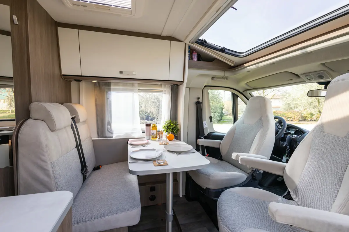 ACTIVE Extra (cambio manuale) – Autocaravan, foto 3